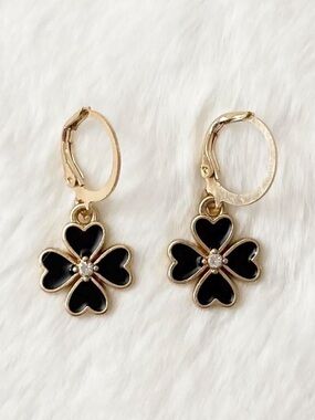 5/$15 🩷 MUST BUNDLE Gold-Tone Black Enamel Clover Drop Earrings
